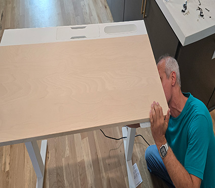 Adjustable desk assembly2